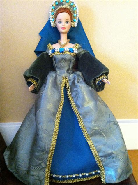 traje tudor muñeca barbie|Amazon.com.mx: Trajes De Barbie.